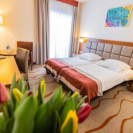Hotel Olivia Medical Spa Skomielna Czarna Εξωτερικό φωτογραφία