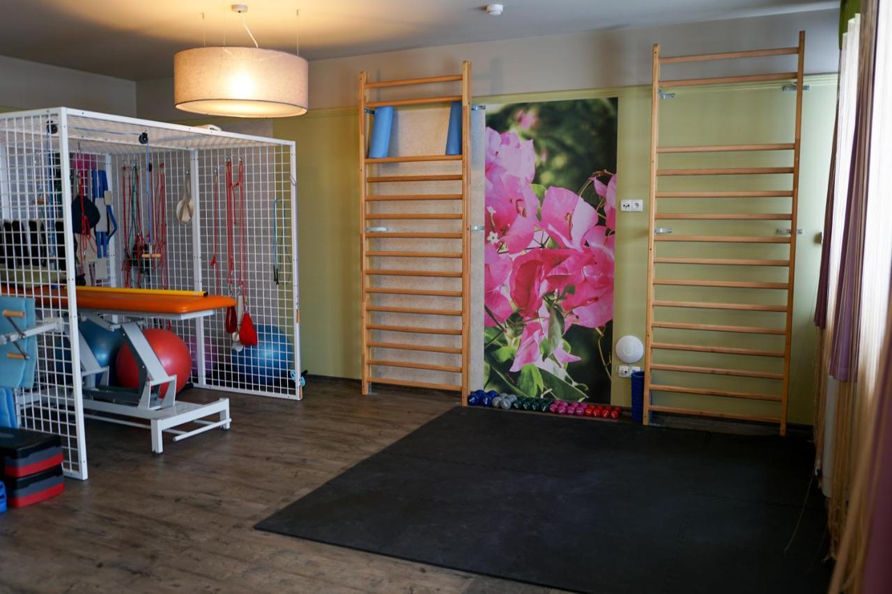 Hotel Olivia Medical Spa Skomielna Czarna Εξωτερικό φωτογραφία