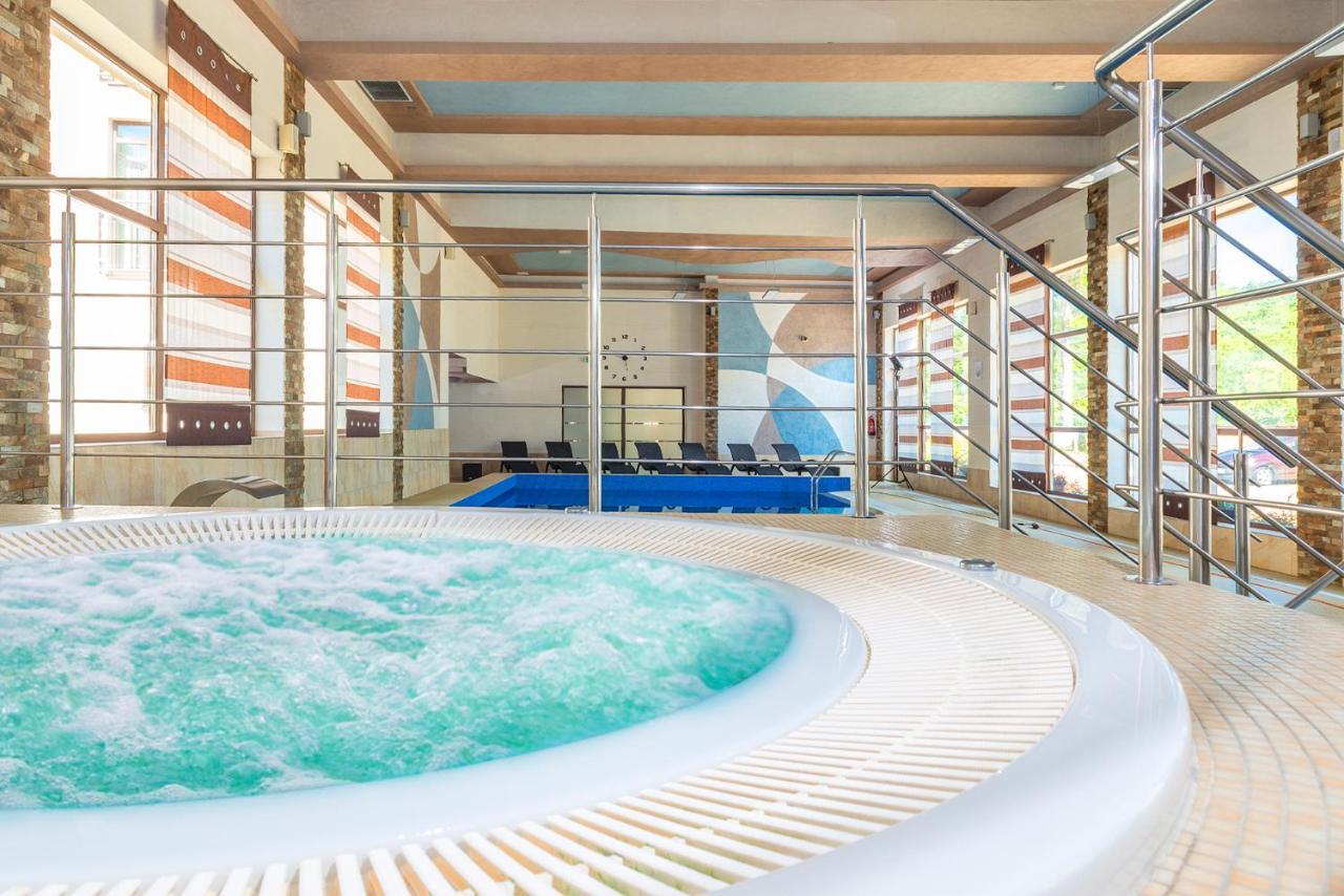 Hotel Olivia Medical Spa Skomielna Czarna Εξωτερικό φωτογραφία