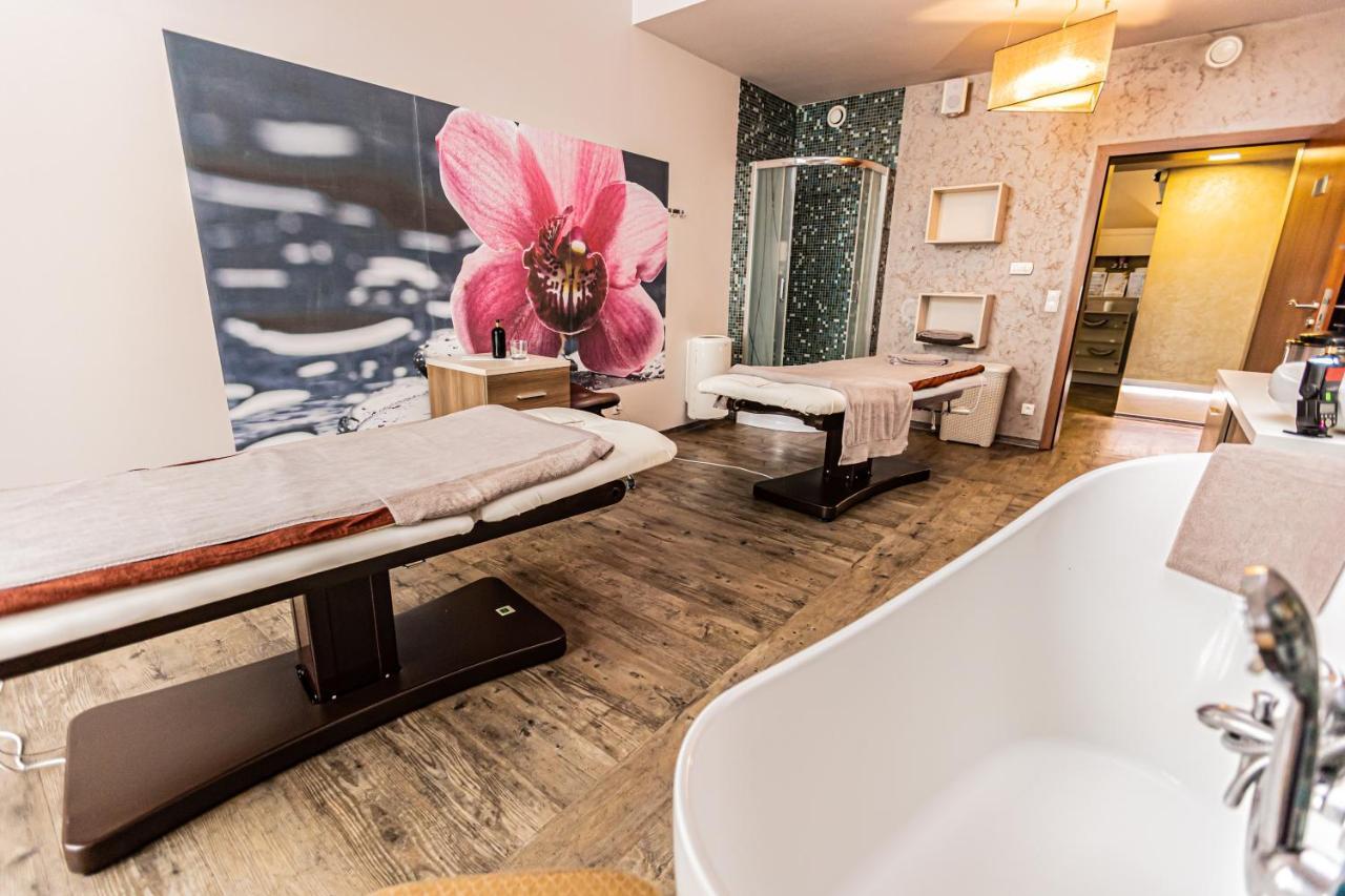 Hotel Olivia Medical Spa Skomielna Czarna Εξωτερικό φωτογραφία