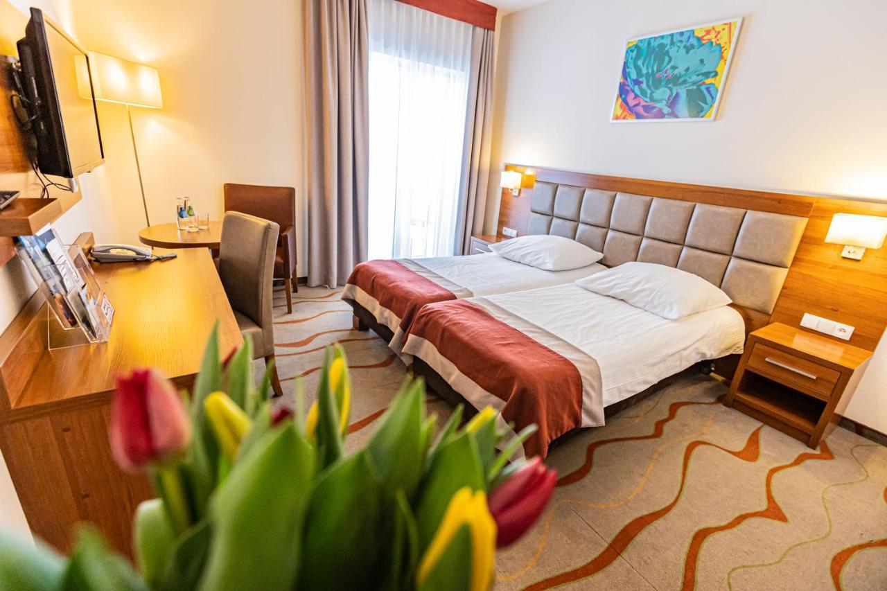 Hotel Olivia Medical Spa Skomielna Czarna Εξωτερικό φωτογραφία