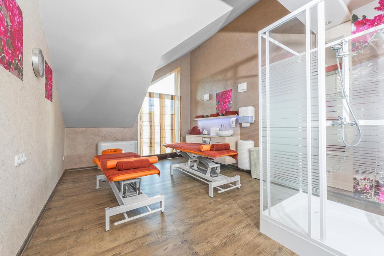 Hotel Olivia Medical Spa Skomielna Czarna Εξωτερικό φωτογραφία