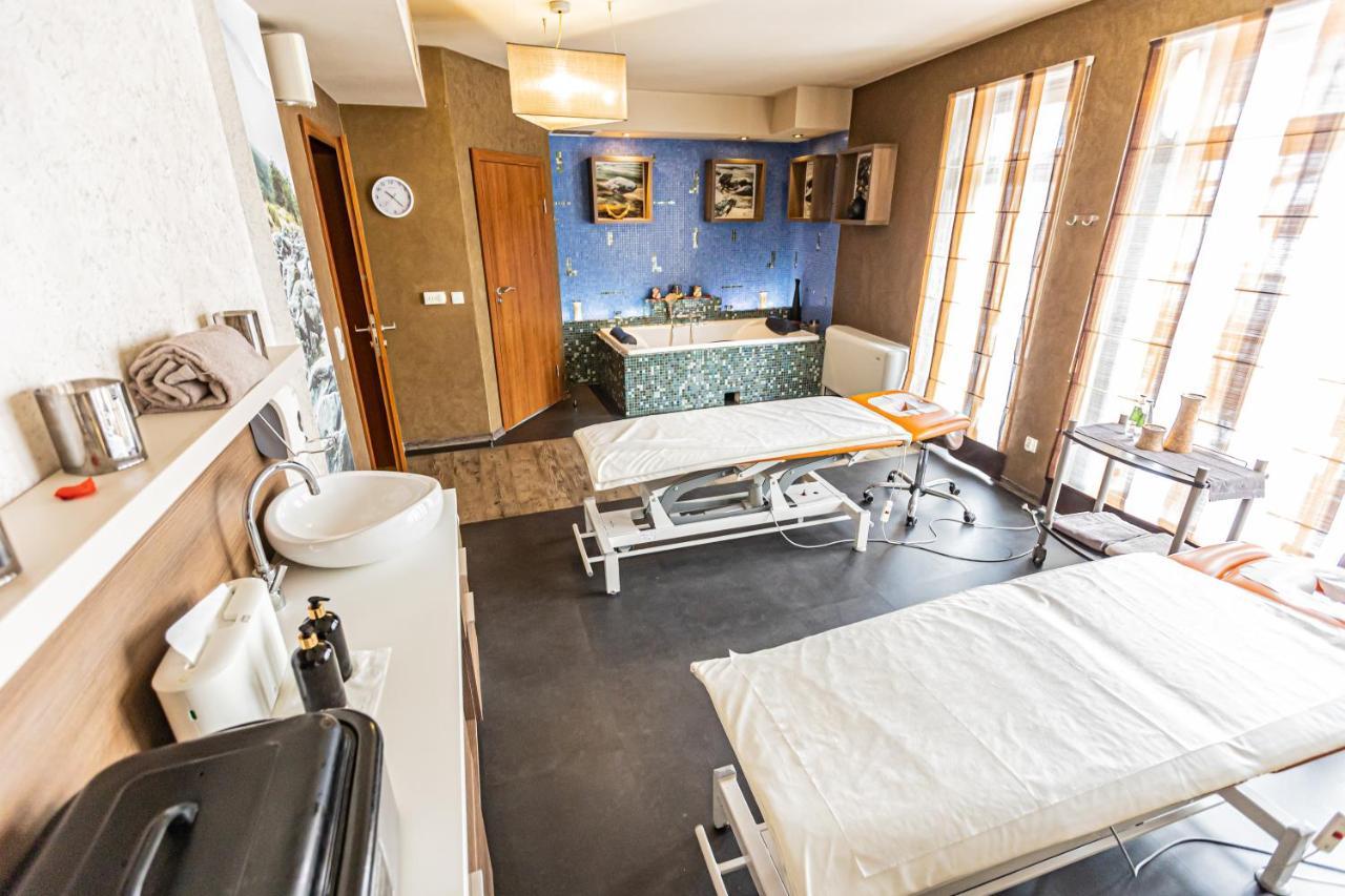 Hotel Olivia Medical Spa Skomielna Czarna Εξωτερικό φωτογραφία