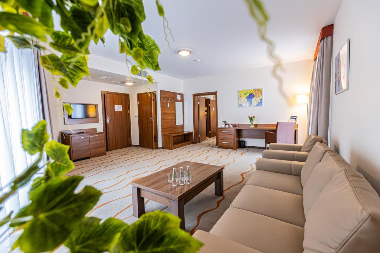 Hotel Olivia Medical Spa Skomielna Czarna Εξωτερικό φωτογραφία