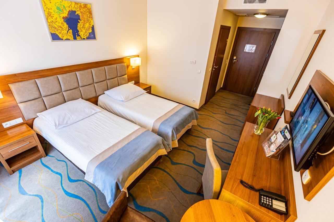 Hotel Olivia Medical Spa Skomielna Czarna Εξωτερικό φωτογραφία