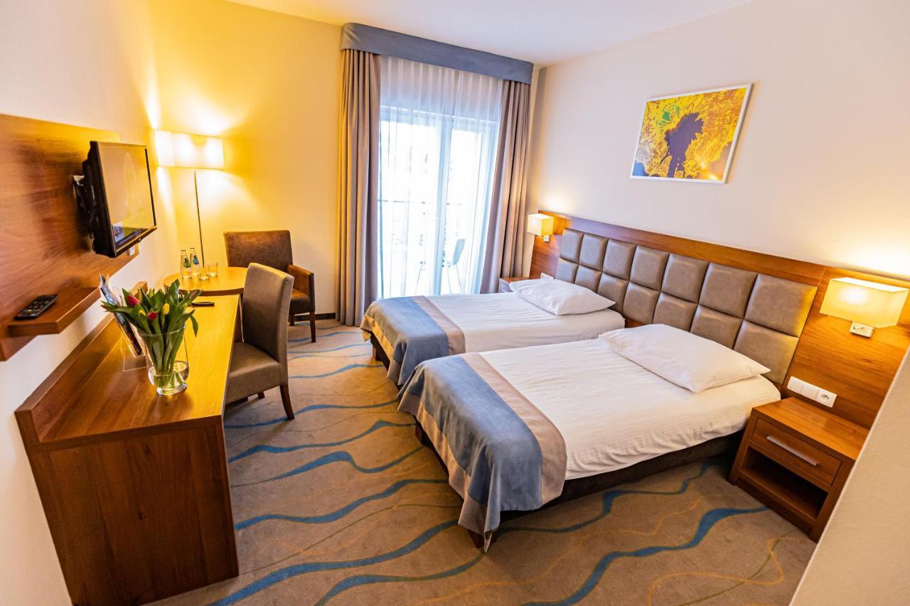 Hotel Olivia Medical Spa Skomielna Czarna Εξωτερικό φωτογραφία
