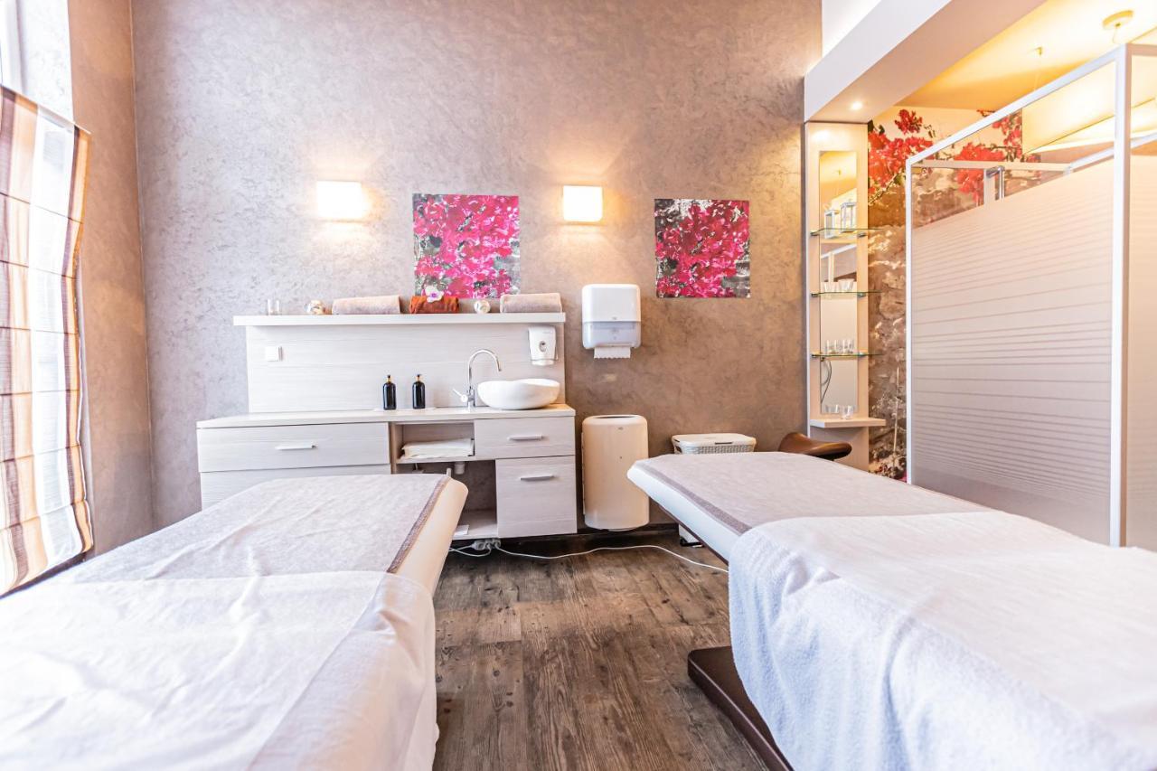 Hotel Olivia Medical Spa Skomielna Czarna Εξωτερικό φωτογραφία