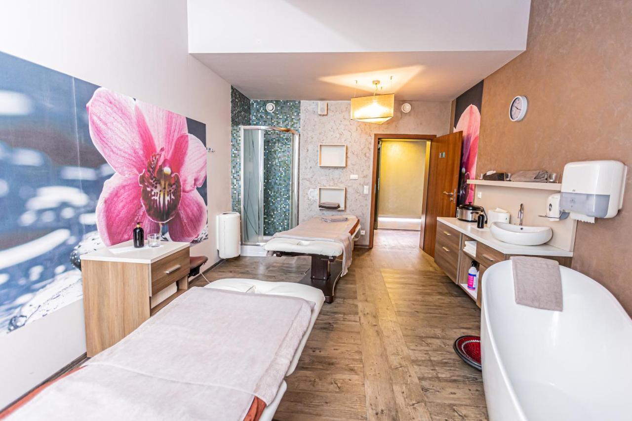 Hotel Olivia Medical Spa Skomielna Czarna Εξωτερικό φωτογραφία