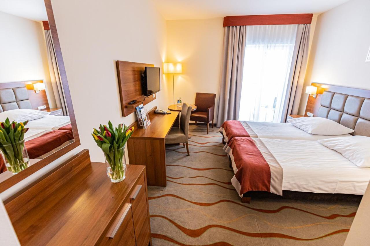 Hotel Olivia Medical Spa Skomielna Czarna Εξωτερικό φωτογραφία