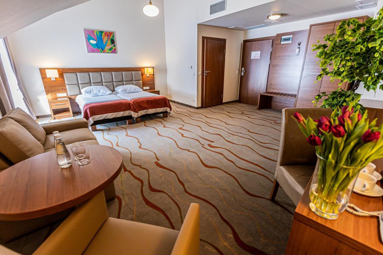 Hotel Olivia Medical Spa Skomielna Czarna Εξωτερικό φωτογραφία