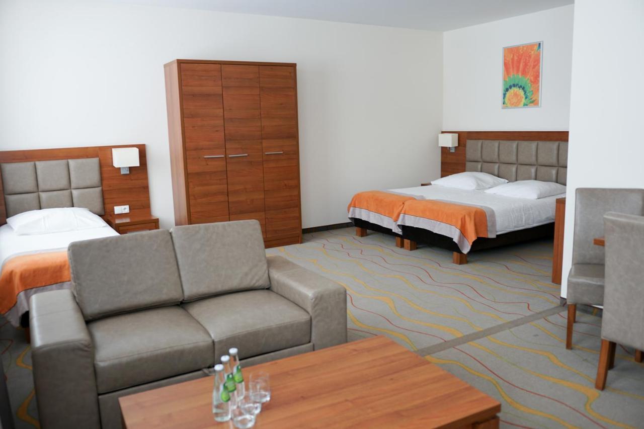 Hotel Olivia Medical Spa Skomielna Czarna Εξωτερικό φωτογραφία