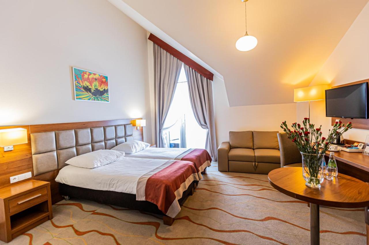 Hotel Olivia Medical Spa Skomielna Czarna Εξωτερικό φωτογραφία