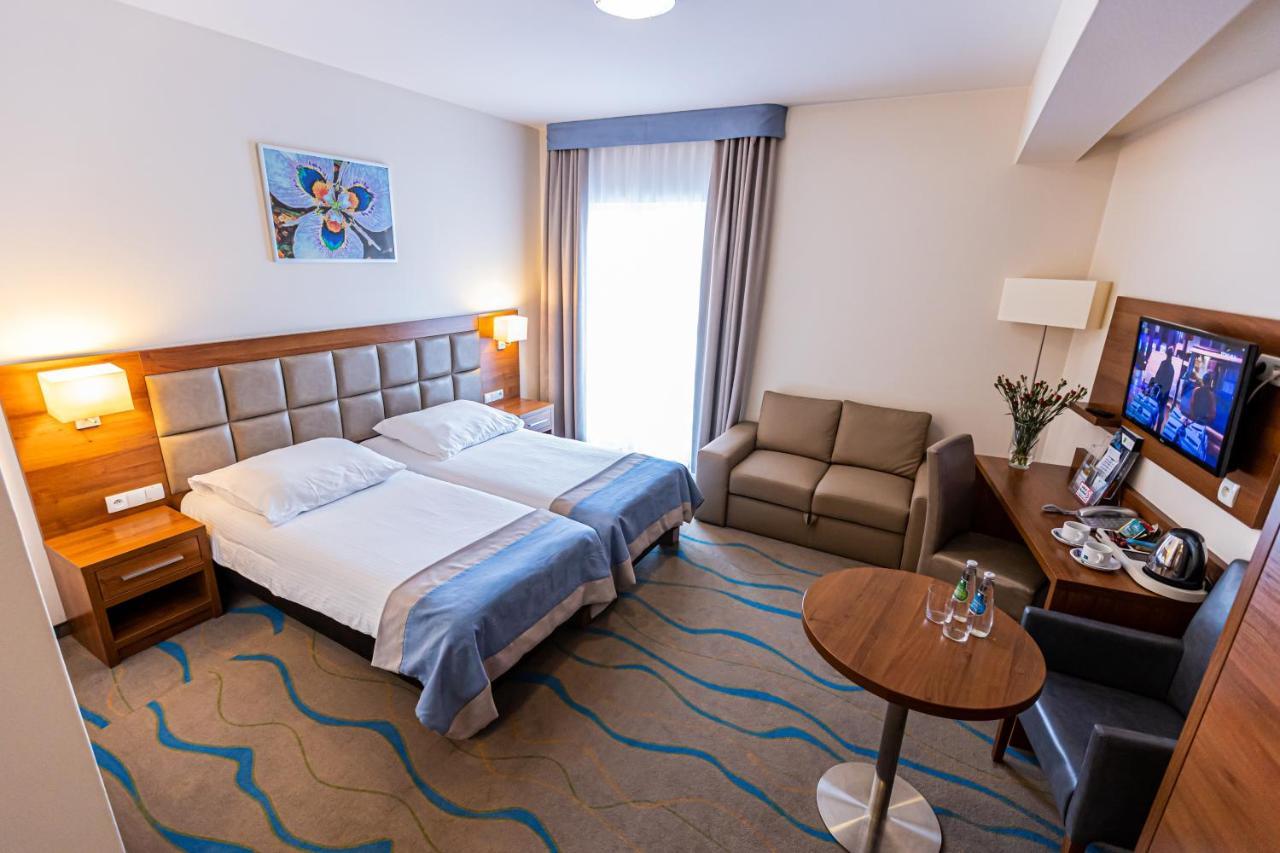 Hotel Olivia Medical Spa Skomielna Czarna Εξωτερικό φωτογραφία